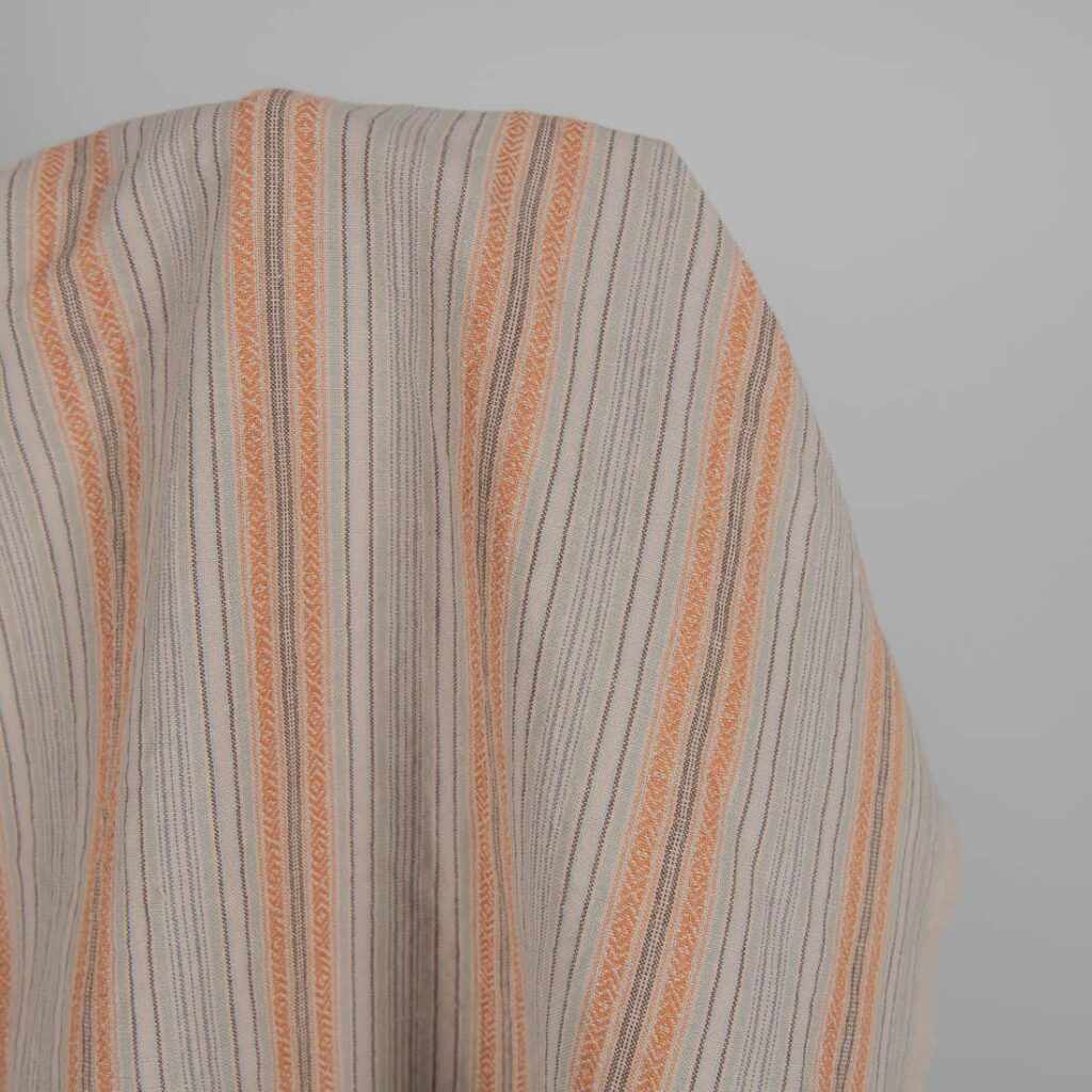 Vasket lin-bomull i brune mønstrede striper 2 Washed linen cotton in brown patterned stripes product photo