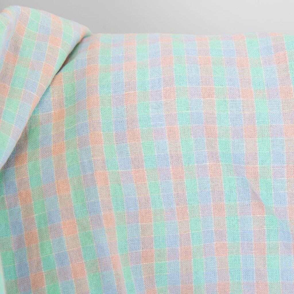 Lin-bomullsstoff med lyse pastellruter, vasket 3 Lin-bomullsstoff med lyse pastellruter, vasket - Bilde 3