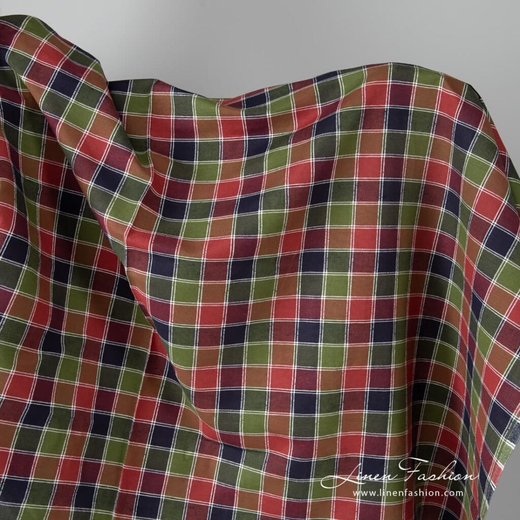 Multi-coloured linen / cotton fabric in checks