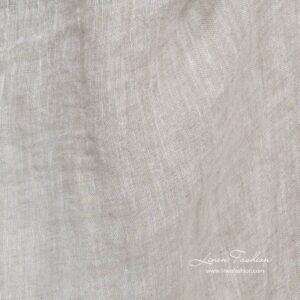 Vasket gjennomsiktig lysegrått linstoff