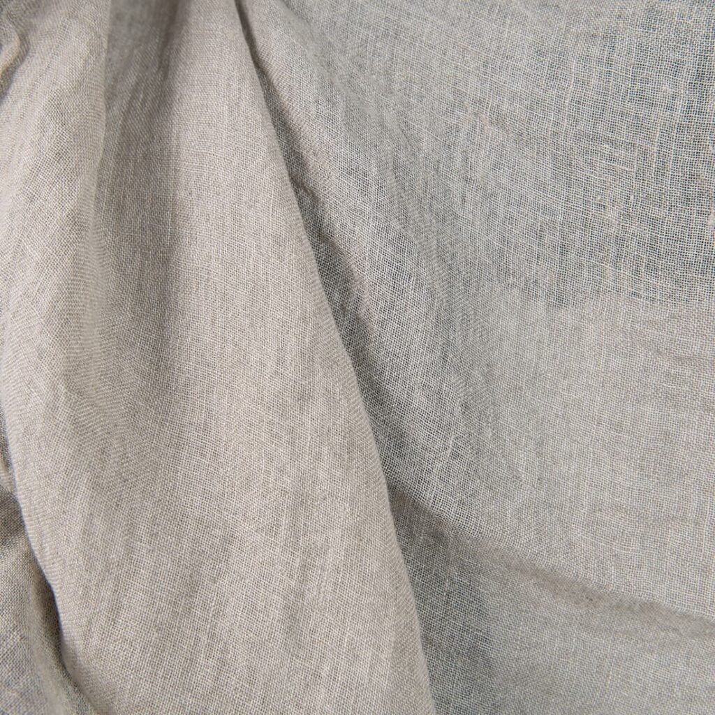 Vasket linstoff naturfarge transparent 4 Washed linen fabric natural colour transparent close up detail