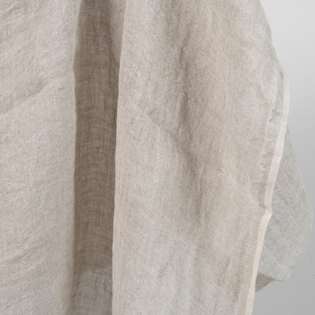 Vasket linstoff naturfarge transparent 3 Washed linen fabric natural colour transparent edge