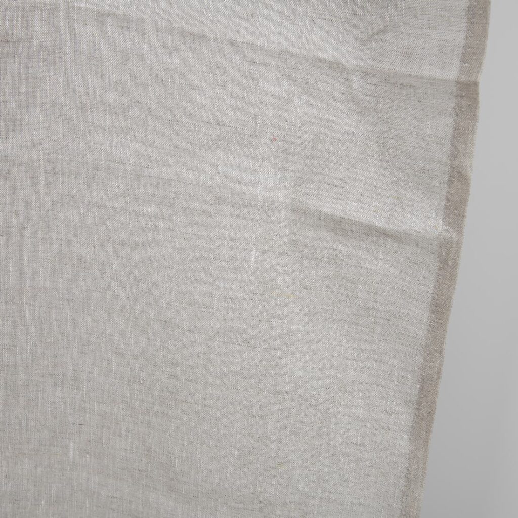 Linstoff naturlig ufarget og hvit blanding 3 Linen fabric natural undyed and white mix edge