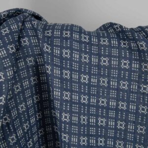 Vasket lin-bomullsstoff off-white og blått mønster 7 Washed linen cotton fabric off-white and blue pattern blue side