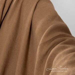 Lysebrunt linstoff med gyllen lurex vasket 15 Light brown linen fabric, perfect for festive clothes and home textile