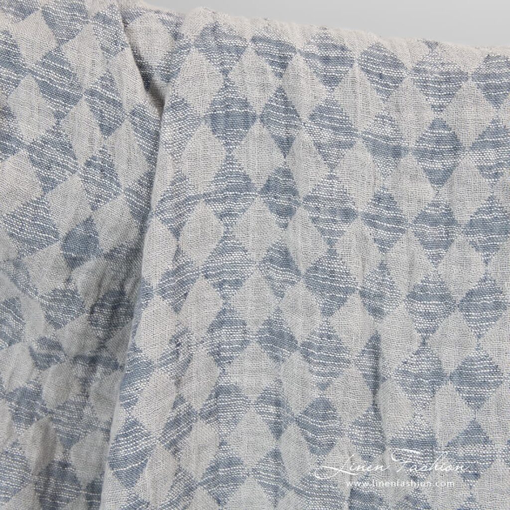 Lin-bomullsstoff i grå rombe vasket 2 Washed linen cotton fabric in grey.