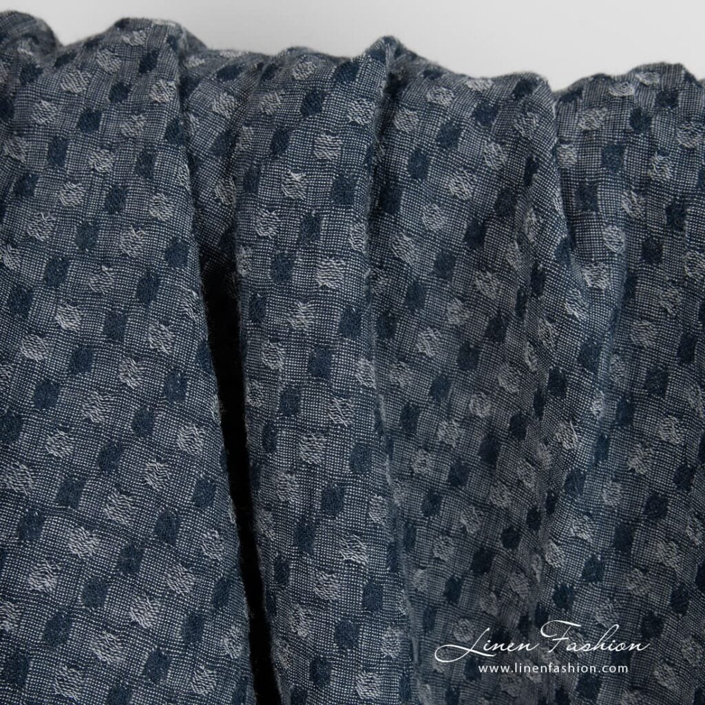 Blåsvart lin-ullstoff vasket 3 Bluish black linen wool fabric, specially washed to increase softness