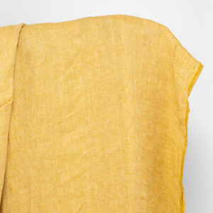 Gult mønstret kyperrutet linstoff vasket