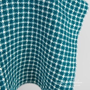 Vasket linstoff i turkis hundetannsmønster 10 Linen fabric in dark turquoise and off-white color
