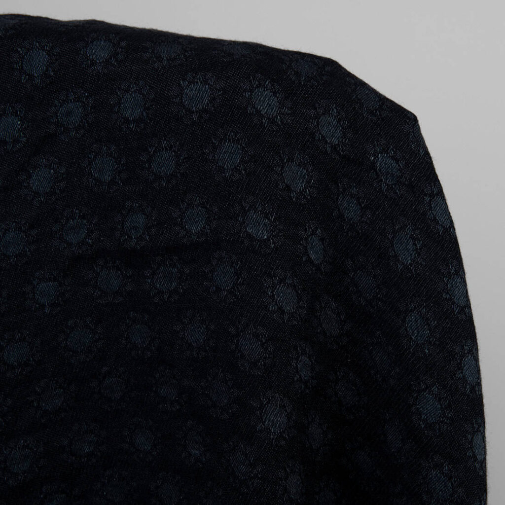 Svart vasket jacquard-stoff 2 Black linen wool fabric, washed