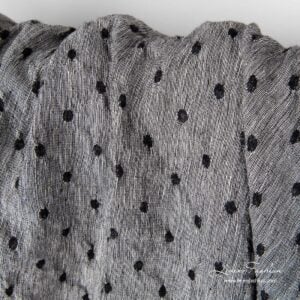 Svart/hvitt lin-ullstoff med prikker vasket 5 Washed black white linen wool fabric.
