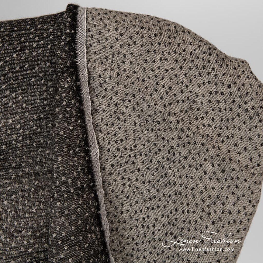 Lin ull svart prikket stoff, vasket 2 Black dotted fabric, linen-wool.