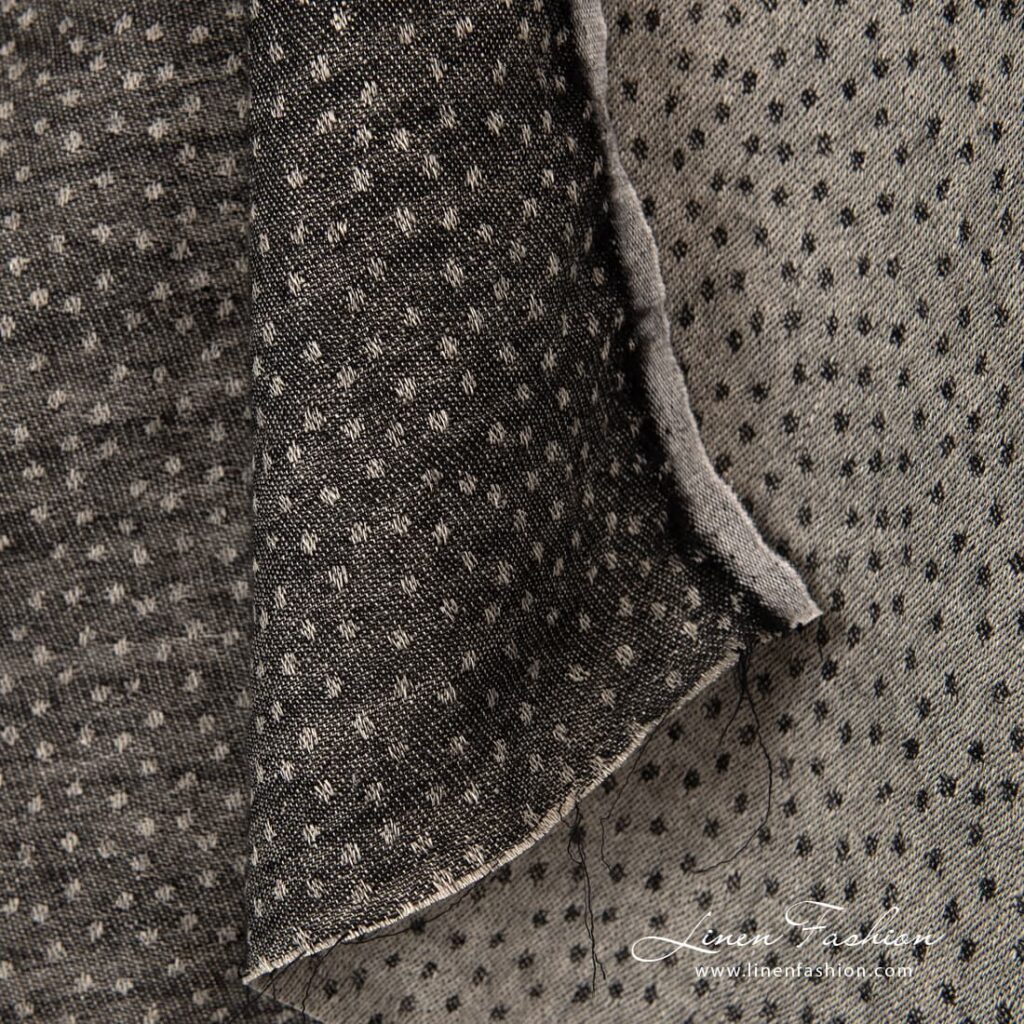 Lin ull svart prikket stoff, vasket 3 Washed black linen wool fabric.