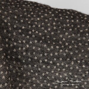Lin ull svart prikket stoff, vasket 12 Linen-wool black fabric in dots.