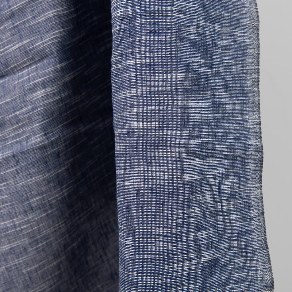 Mørkeblått stripete stoff i linblanding vasket 4 linen cotton washed blue fabric, striped
