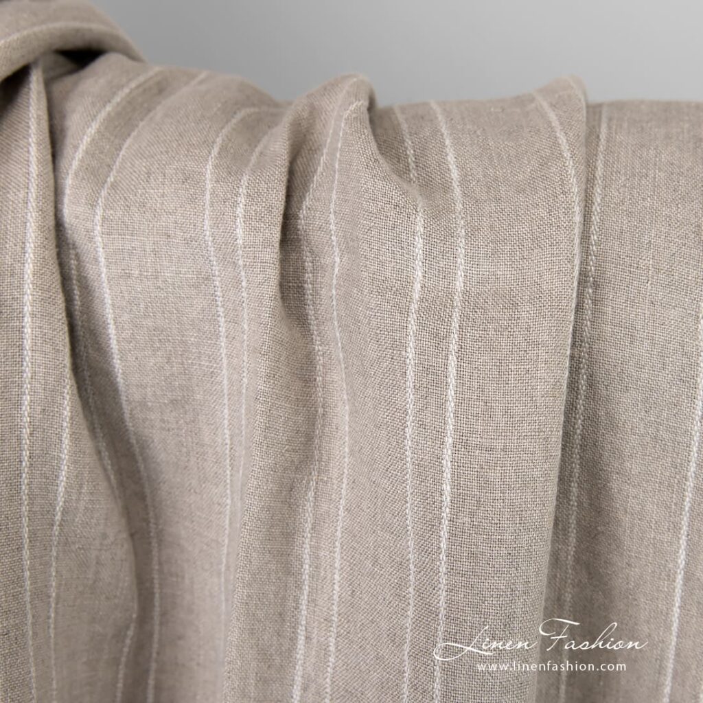 Naturlig linstoff i striper, vasket 2 Natural color linen fabric in stripes, washed