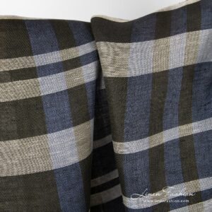 100% linen fabric in checks, blue.