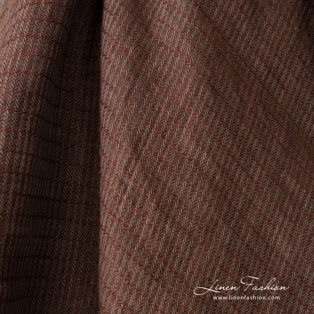 Vasket stripete kyper linstoff i brunt 3 Striped linen fabric in brown color, washed fabric, high quality
