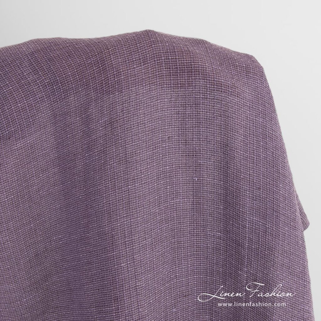 Gjennomsiktig fiolett lin-bomullsstoff vasket 3 Transparent violet linen cotton fabric in stripes, washed
