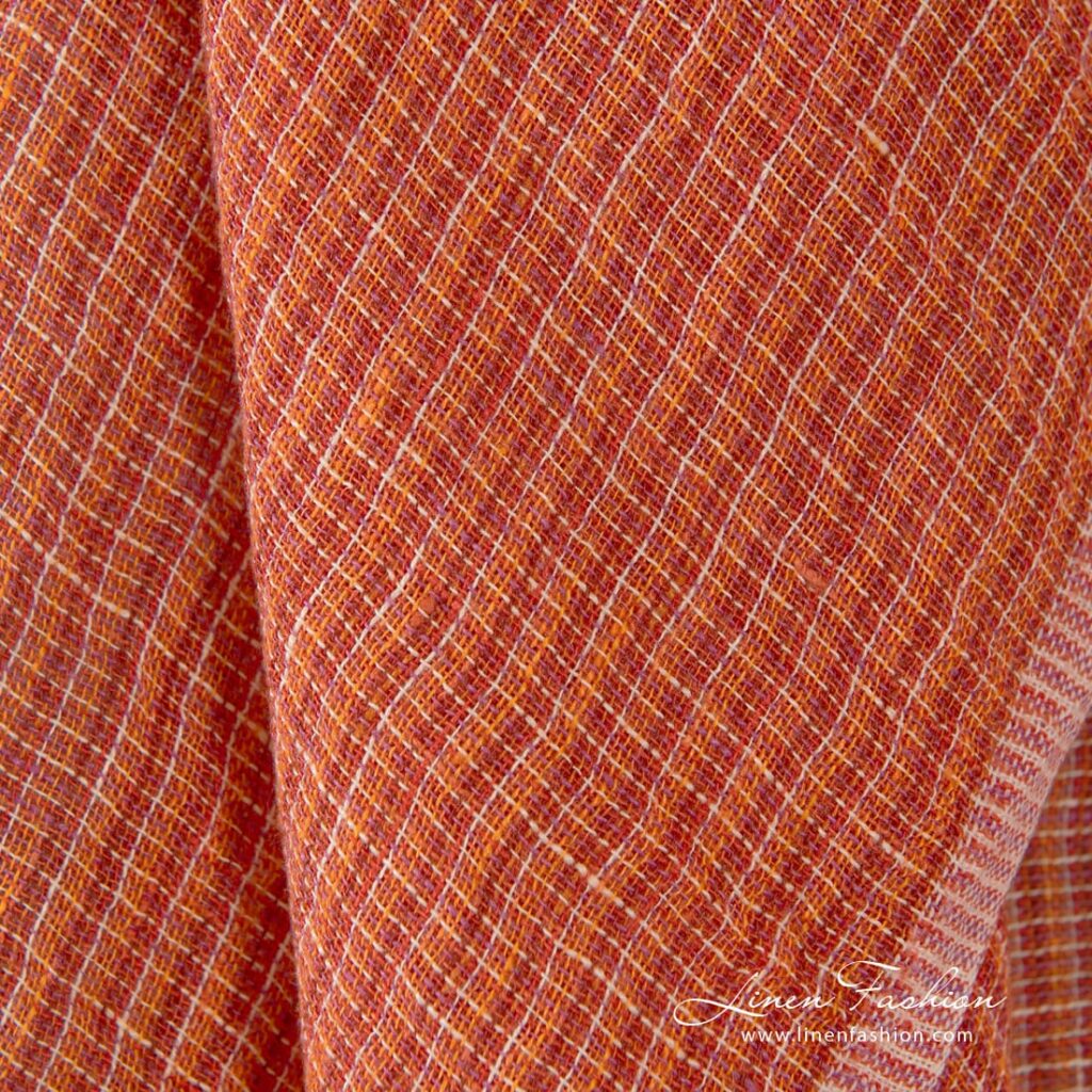 Gjennomsiktig linstoff i oransje melange vasket 4 Transparent linen fabric in orange melange, perfect for curtains, shawls