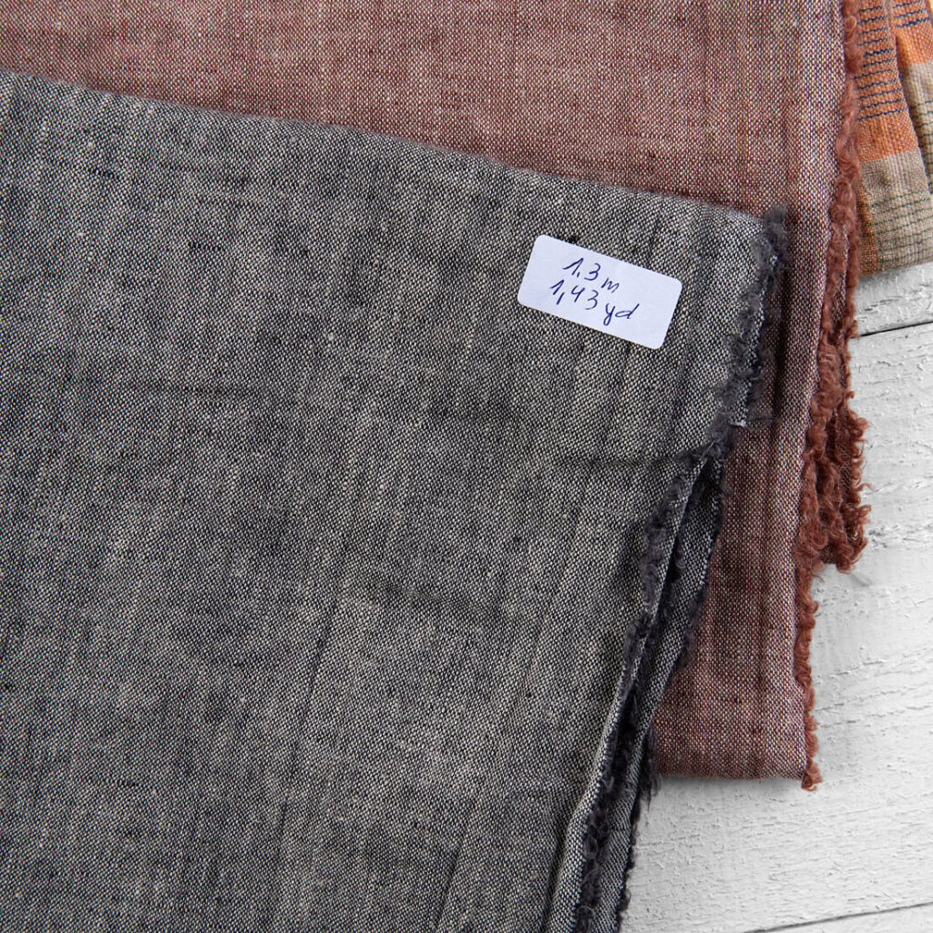 Linstoffstykker, sett nr. 769 3 Linen Fabric Cuts, Set No. 769