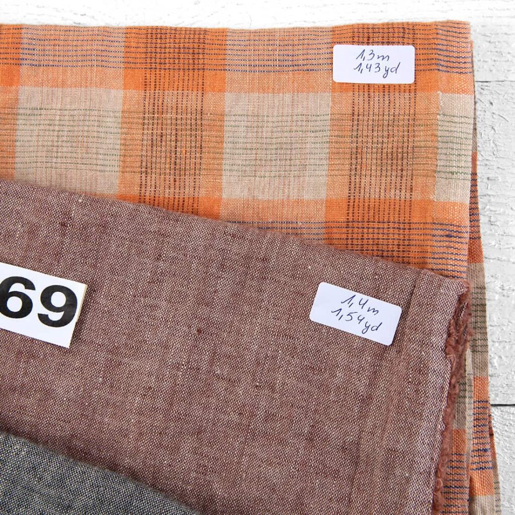 Linstoffstykker, sett nr. 769 4 Linen Fabric Cuts, Set No. 769