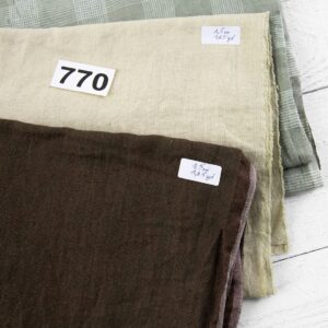 Linstoffstykker, sett nr. 770 13 Linen Fabric Cuts, Set No. 770