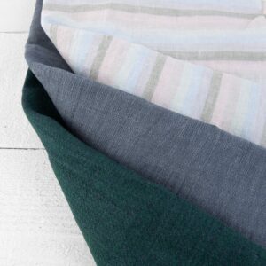 Linstoffstykker, sett nr. 783 12 Linen Fabric Cuts, Set No. 783