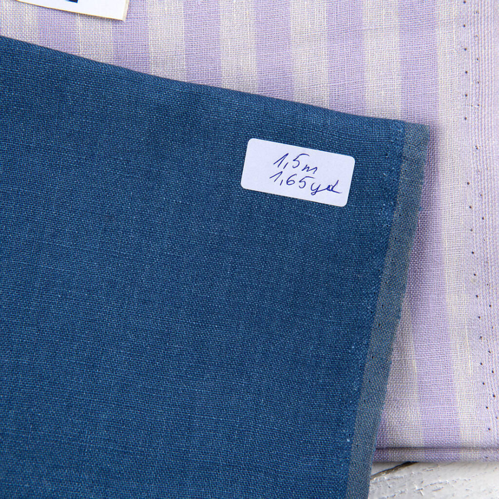 Linstoffstykker, sett nr. 807 3 Linen Fabric Cuts, Set No. 807