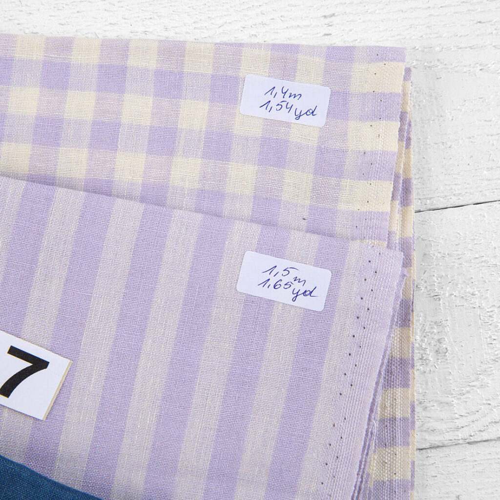 Linstoffstykker, sett nr. 807 4 Linen Fabric Cuts, Set No. 807