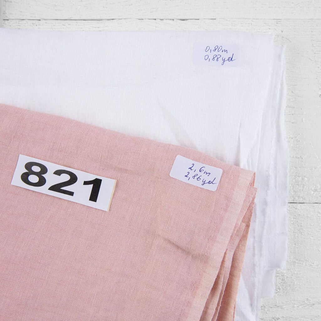 Linstoffstykker, sett nr. 821 3 Linen Fabric Cuts, Set No. 821