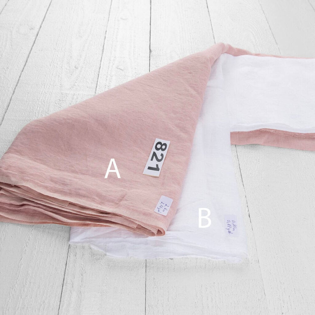 Linstoffstykker, sett nr. 821 4 Linen Fabric Cuts, Set No. 821