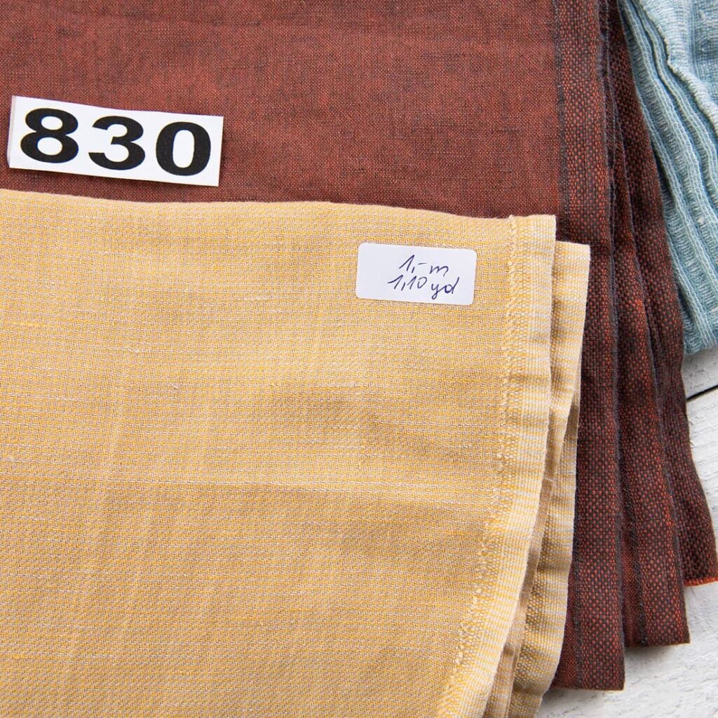 Lin-bomull stoffstykker, sett nr. 830 3 Linen-Cotton Fabric Cuts, Set No. 830