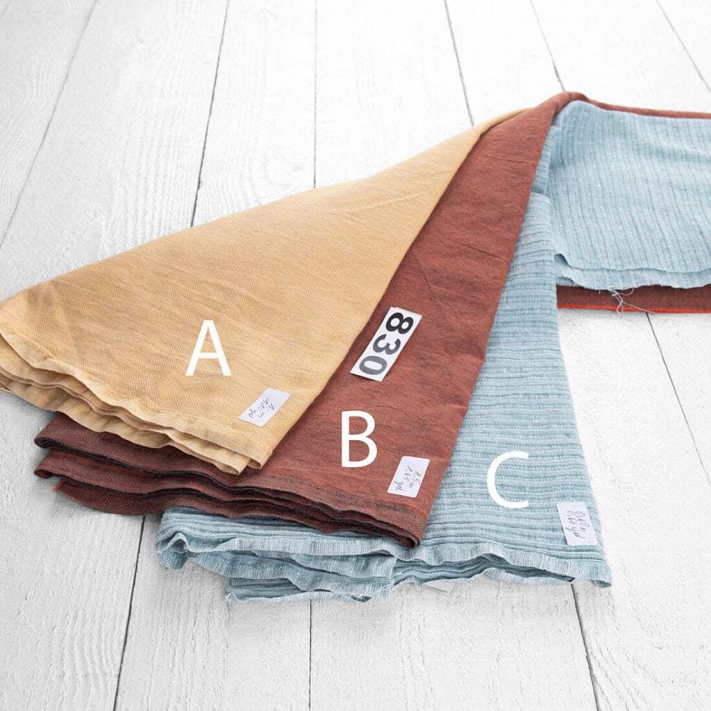 Lin-bomull stoffstykker, sett nr. 830 5 Linen-Cotton Fabric Cuts, Set No. 830