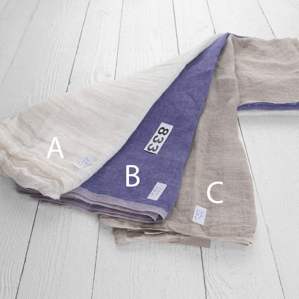 Linstoffstykker, sett nr. 833 5 Linen Fabric Cuts, Set No. 833