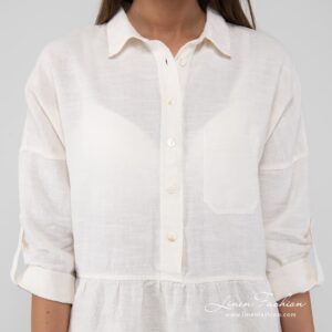 White dress of linen-cotton.