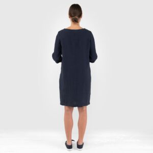 Navy dress of 100% linen fabric.