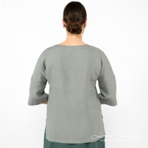 linen green blouse with sleeves from backside.