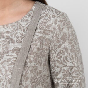 linen cotton beige jacquard blouse with flower motifs.