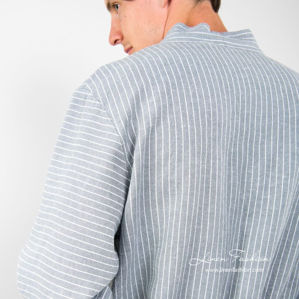 ARAS LIN Badekåpe grå 6 Mens bathrobe of linen fabric, grey.