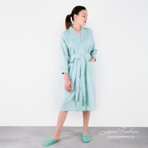 MARY Badekåpe lys grønn 12 MARY light green linen robe for women.