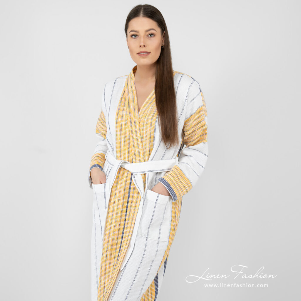 KORA Badekåpe hvitstripet 2 striped bathrobe linen cotton, washed.