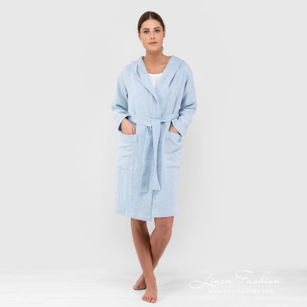 AIRA Badekåpe med hette blå 2 AIRA blue linen cotton bathrobe with hoodie full size