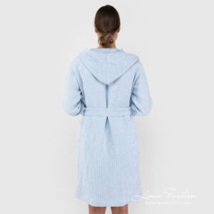 AIRA Badekåpe med hette blå 10 AIRA blue linen cotton bathrobe with hoodie from back side