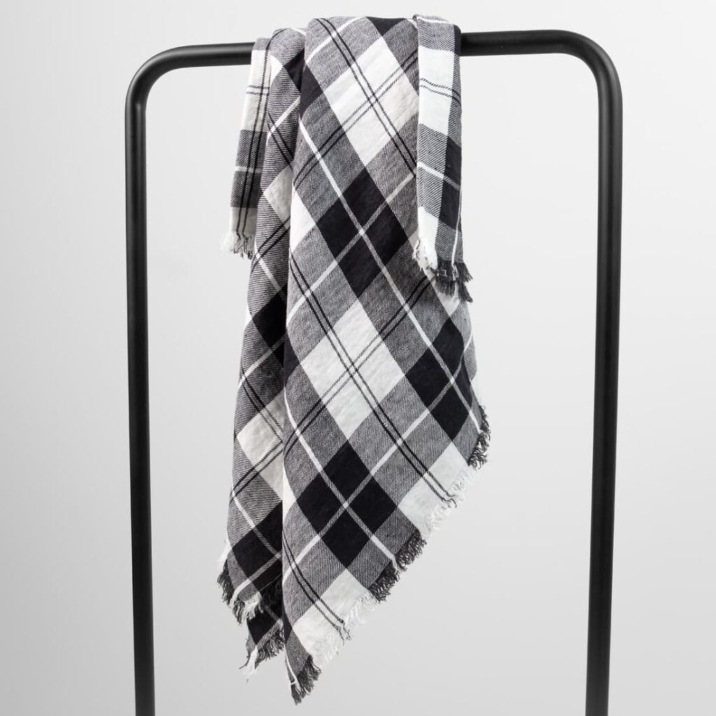 white black linen crarf