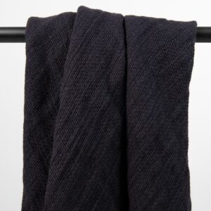 INO Skjerf svart 12 black linen scarf, square