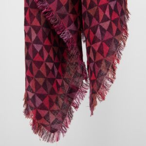 Red linen scarf with fringe