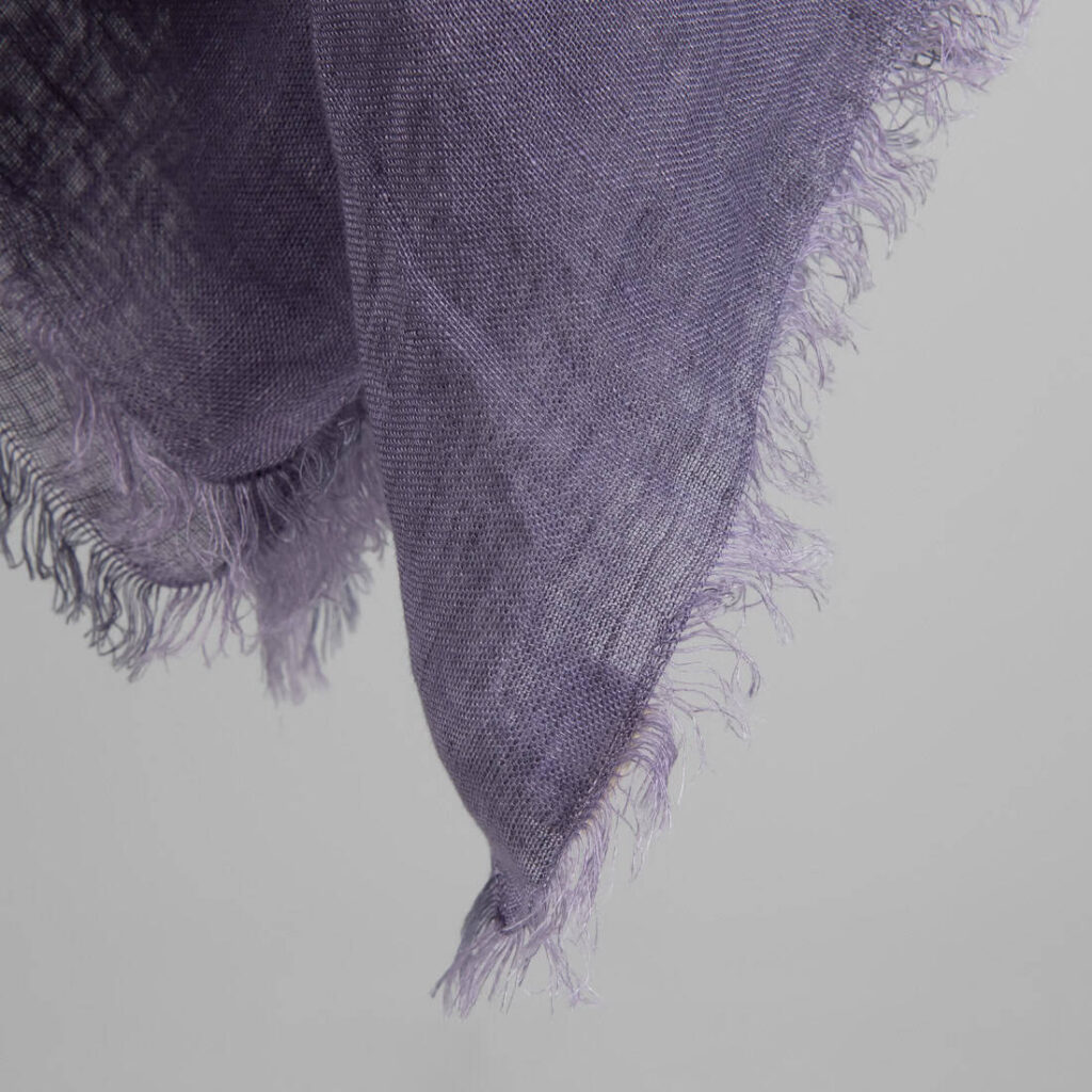 COMBO Skjerf fiolett 3 Violet linen scarf, with fringe