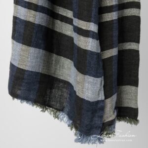 Checked dark blue linen shawl with fringes