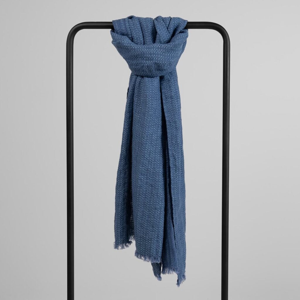 Washed linen blue shawl